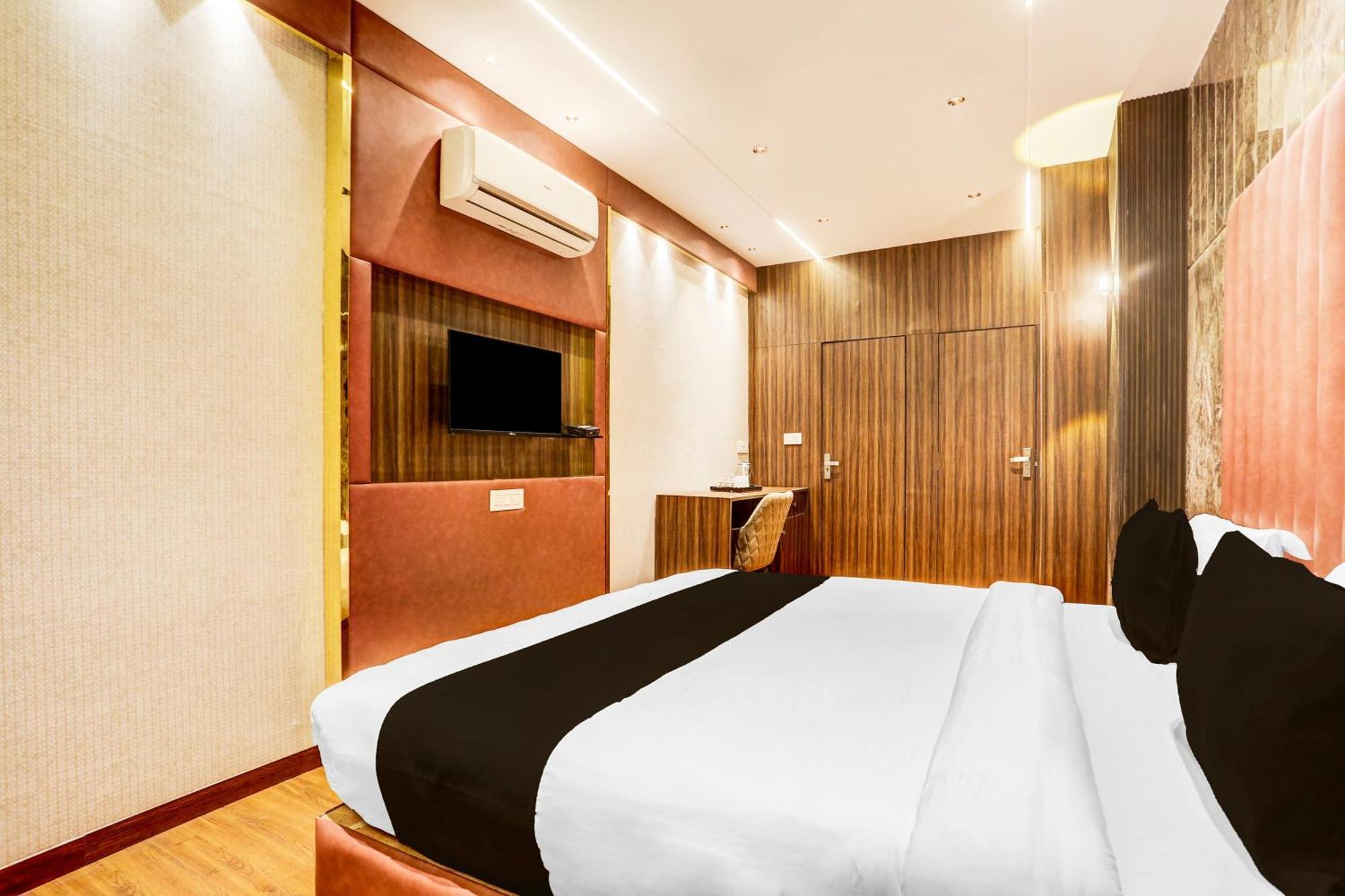Super Townhouse Haibowal Chowk Λουντιάνα Εξωτερικό φωτογραφία