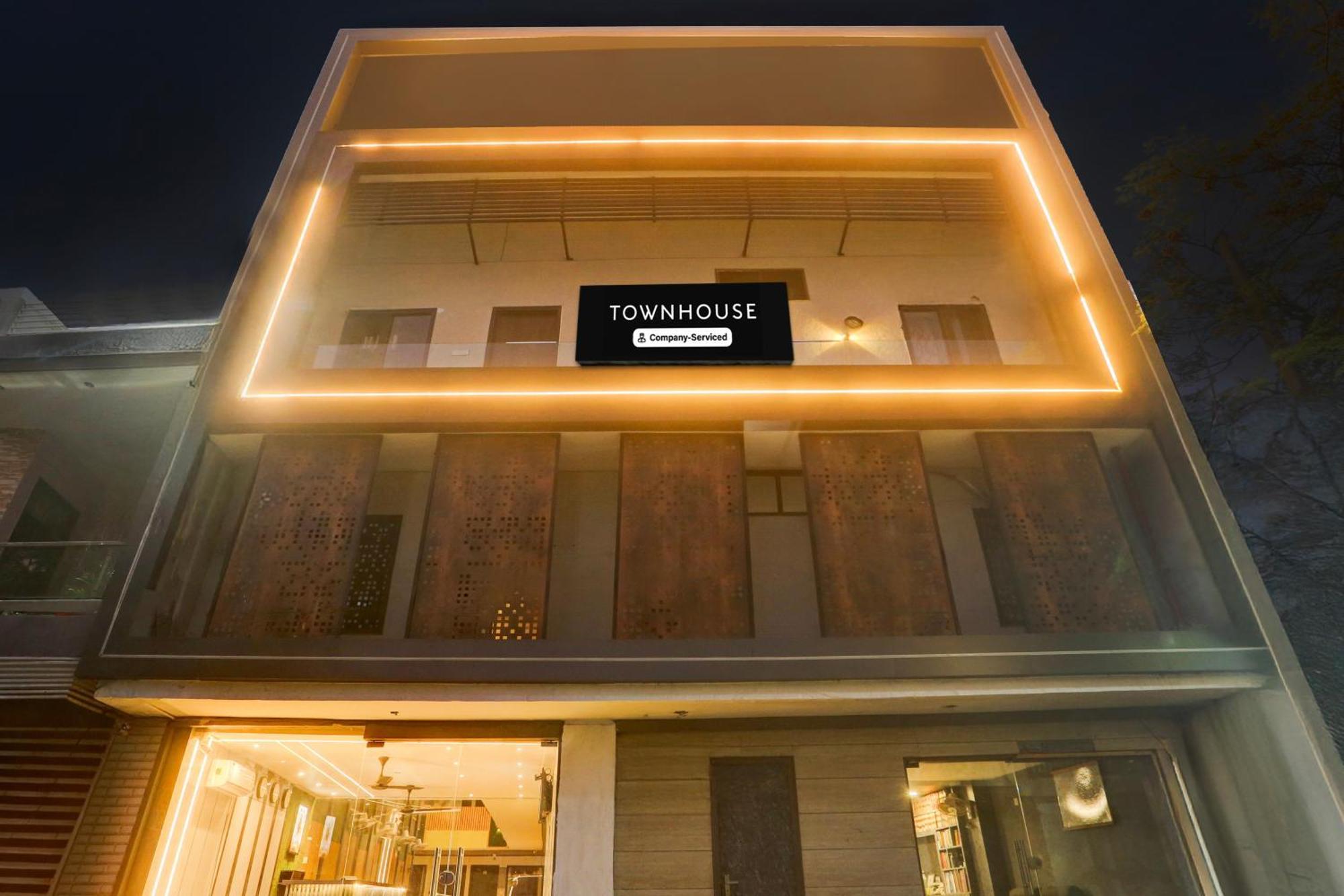 Super Townhouse Haibowal Chowk Λουντιάνα Εξωτερικό φωτογραφία