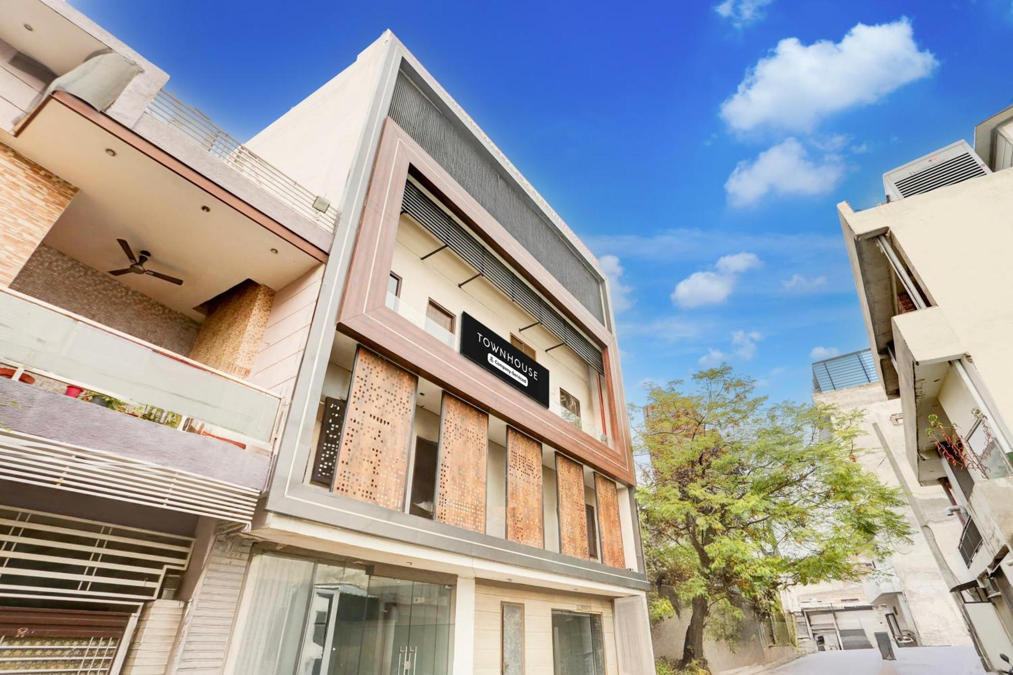Super Townhouse Haibowal Chowk Λουντιάνα Εξωτερικό φωτογραφία