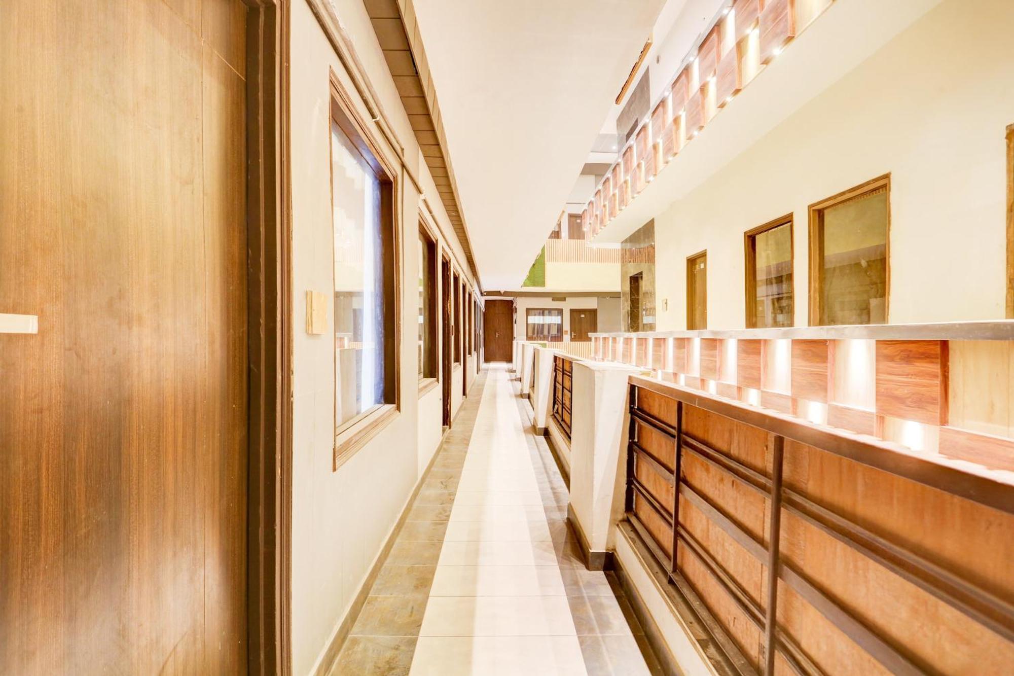 Super Townhouse Haibowal Chowk Λουντιάνα Εξωτερικό φωτογραφία